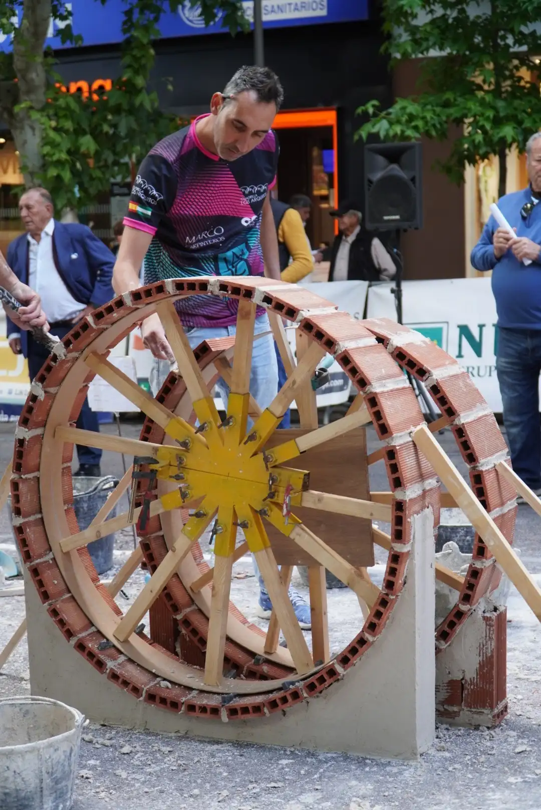 Trabajo artesanal de construcción tradicional